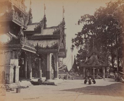 Corte nel Palazzo, Mandalay da British Photographer